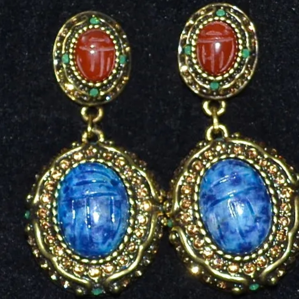 Heidi Daus 🆕 “Sparkling Scarab” Egyptian scarab pierced earrings
